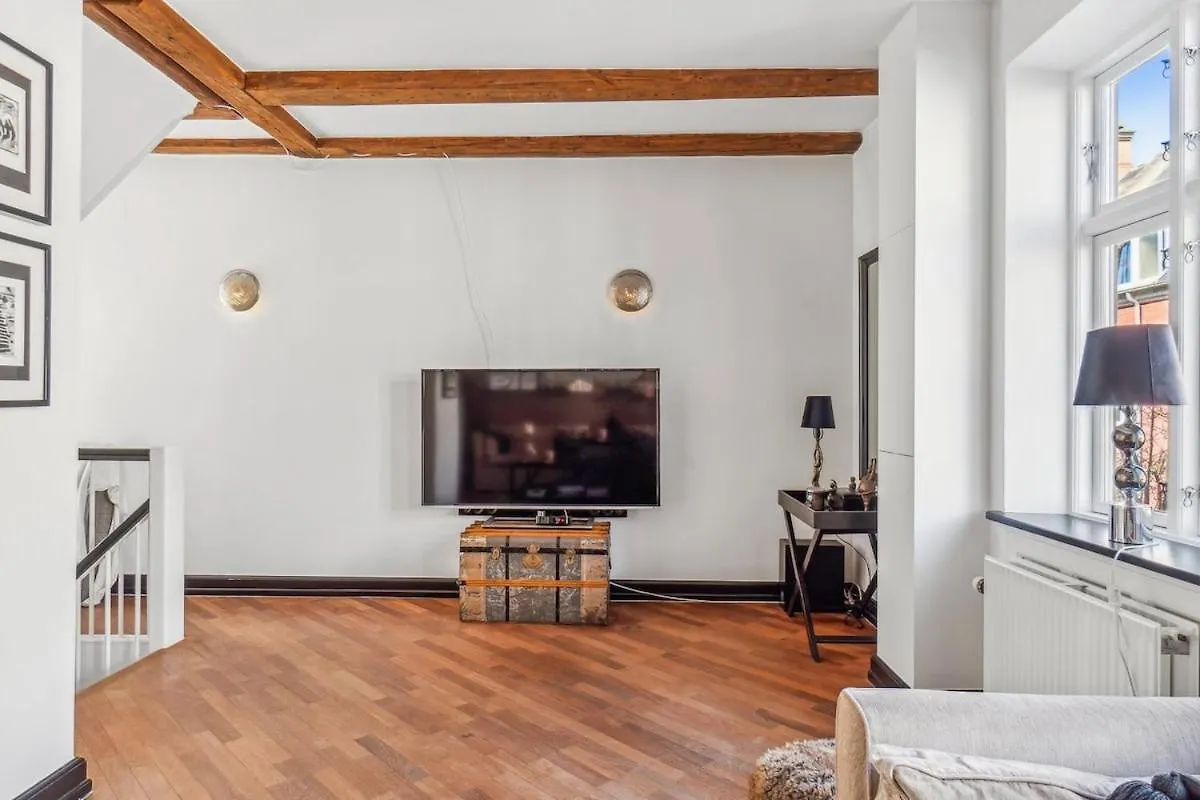 Beautiful Townhouse With A Garden In The Best Location In Copenhagen דנמרק