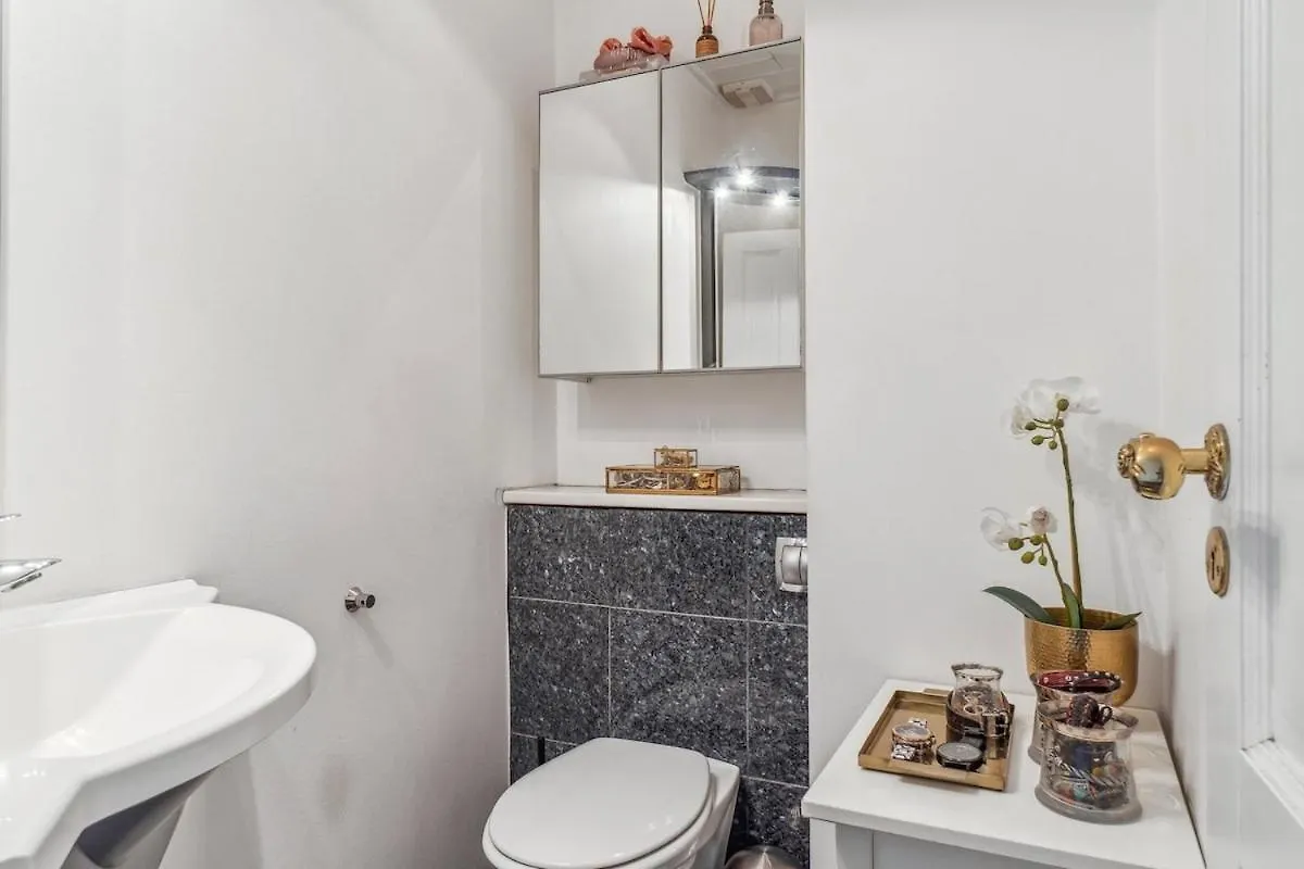 Beautiful Townhouse With A Garden In The Best Location In Copenhagen
